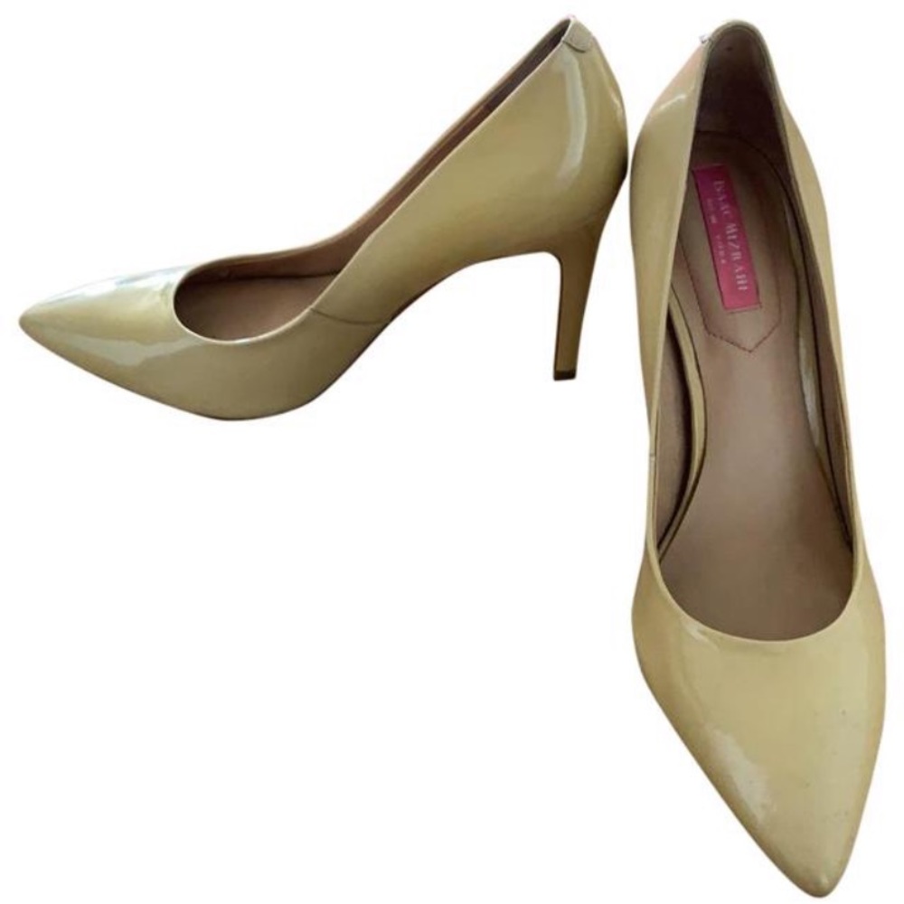 Beige patent leather Isaac Mizrahi stilettos